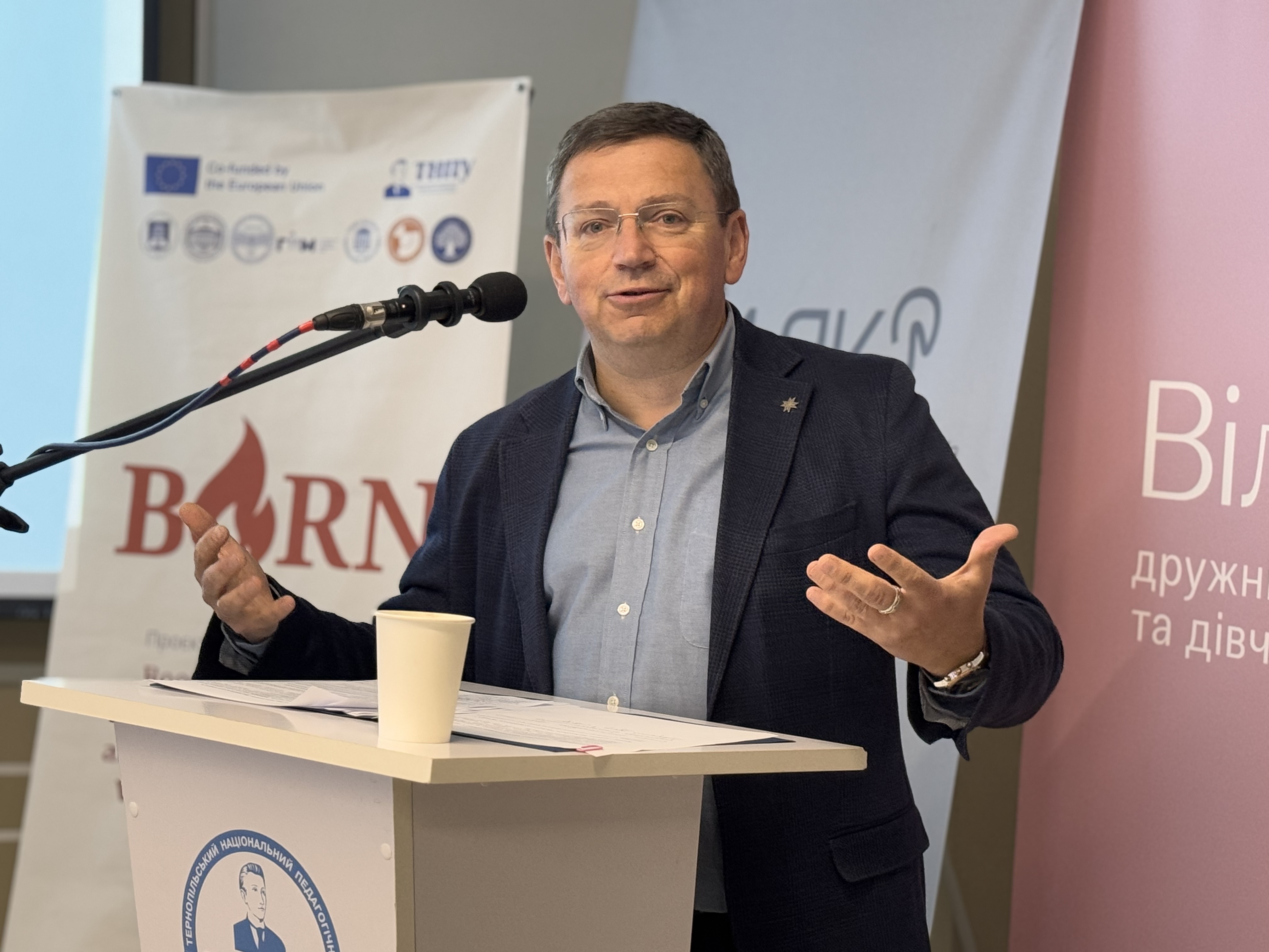 Rektor TNPU Bohdan Buiak vyholoshuie vitalne slovo